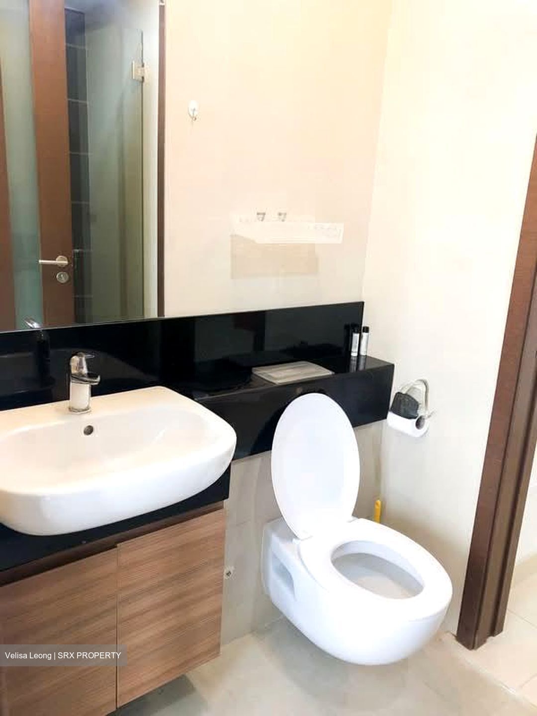 Centra Loft (D14), Apartment #559375271